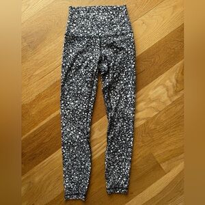 Lululemon Athletica Black and White Floral Leggings 2